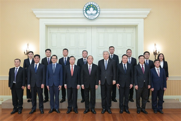 2024年2月26日，澳门特区行政长官贺一诚会见半岛集团公司-半岛（中国）
党委书记、董事长刘敬桢一行，双方就推动大健康产业发展、横琴粤澳深度合作区建设等议题交换意见-2.jpg
